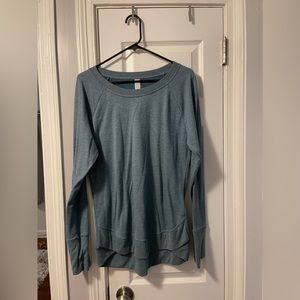 Teal crew neck tunic.